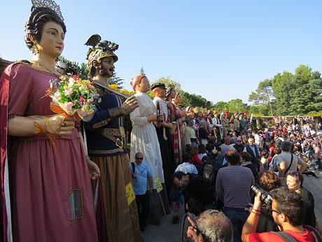 Fires de Girona 2014. La trobada de gegants: la plantada al Parc dels Migdia