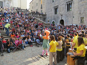 Fires 2014 a Girona. Passejada pel Barri Vell amb els capgrossos de Girona