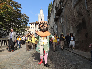 Fires 2014 a Girona. Passejada pel Barri Vell amb els capgrossos de Girona