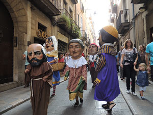 Fires 2014 a Girona. Passejada pel Barri Vell amb els capgrossos de Girona