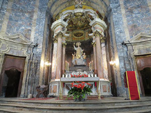 Fires de Girona 2014. L'ofici de Sant Narc&iacute;s a la bas&iacute;lica de Sant Feliu