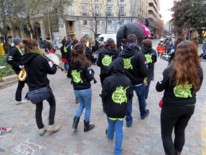 Girona10. Cercavila amb Girona Marxing Band i la Mula Baba