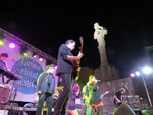 Girona10. Sticky Fingers. Concert a la pla&ccedil;a del Lle&oacute;