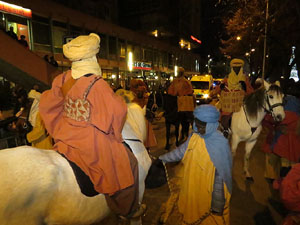 La Cavalcada de Reis 2015. Desfilada pels carrers de la ciutat, fins la pla&ccedil;a del Vi