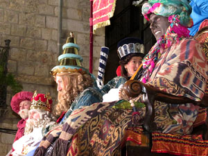 La Cavalcada de Reis 2015. Arribada a la pla&ccedil;a del Vi i rebuda de l'alcalde