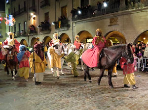 La Cavalcada de Reis 2015. Arribada a la pla&ccedil;a del Vi i rebuda de l'alcalde