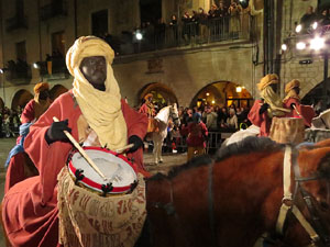 La Cavalcada de Reis 2015. Arribada a la pla&ccedil;a del Vi i rebuda de l'alcalde