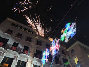 La Cavalcada de Reis 2015. Arribada a la pla&ccedil;a del Vi i rebuda de l'alcalde