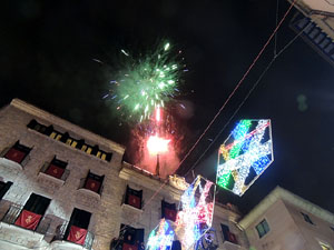 La Cavalcada de Reis 2015. Arribada a la pla&ccedil;a del Vi i rebuda de l'alcalde