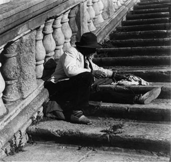 Pepet gitano a les escales de la Catedral. Fotografia de Rafael Mas&oacute;