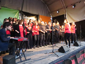 Festival A Capella 2015. Gospelians de Girona a la pla&ccedil;a de la Independ&egrave;ncia