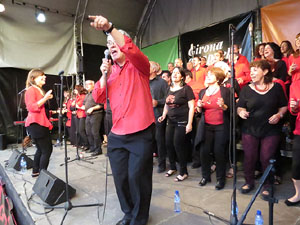Festival A Capella 2015. Gospelians de Girona a la pla&ccedil;a de la Independ&egrave;ncia