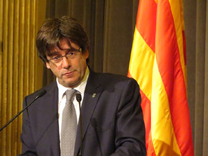 Diada Nacional 2015. Acte institucional al Sal&oacute; de descans del Teatre Municipal de Girona