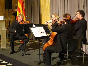 Diada Nacional 2015. Acte institucional al Sal&oacute; de descans del Teatre Municipal de Girona