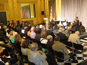 Diada Nacional 2015. Acte institucional al Sal&oacute; de descans del Teatre Municipal de Girona