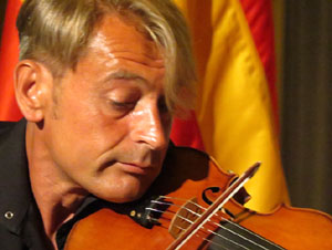 Diada Nacional 2015. Acte institucional al Sal&oacute; de descans del Teatre Municipal de Girona