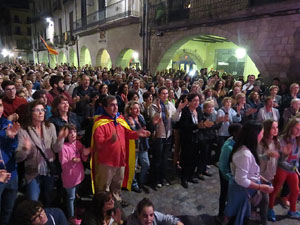 Diada Nacional 2015. IX Marxa de Torxes de Girona. Actes a la pla&ccedil;a del Vi