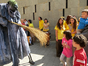 Festes de Primavera de Girona 2015. Cercavila amb el Tarl&agrave;