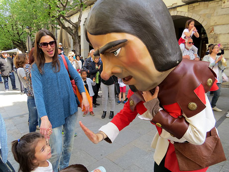 Festes de Primavera de Girona 2015. Cercavila amb el Tarl&agrave;