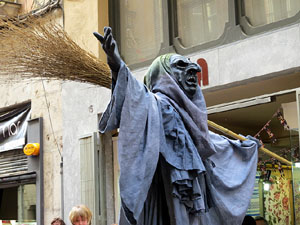 Festes de Primavera de Girona 2015. Penjada del Tarl&agrave;