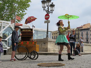 Festes de Primavera de Girona 2015. Espectacle Miss Umbrel&middot;la