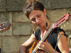 Festival de Guitarra de Girona 2015. Orquestra de Guitarres de l�Escola de M&uacute;sica Moderna a Sant Pere de Galligants