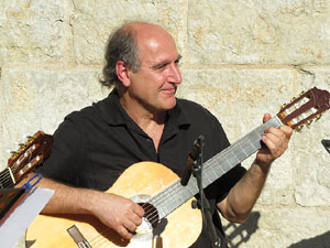 Festival de Guitarra de Girona 2015. Orquestra de Guitarres de l�Escola de M&uacute;sica Moderna a Sant Pere de Galligants