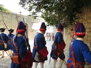 Girona resisteix! Jornades de recreaci&oacute; hist&ograve;rica de la Guerra de Successi&oacute;. Combat al carrer Rocabert&iacute;