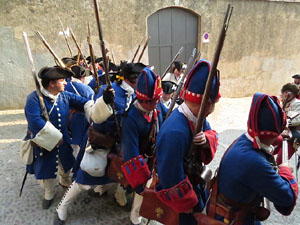 Girona resisteix! Jornades de recreaci&oacute; hist&ograve;rica de la Guerra de Successi&oacute;. Combat al carrer Rocabert&iacute;