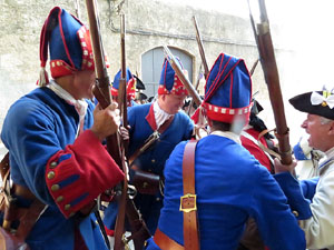Girona resisteix! Jornades de recreaci&oacute; hist&ograve;rica de la Guerra de Successi&oacute;. Combat al carrer Rocabert&iacute;