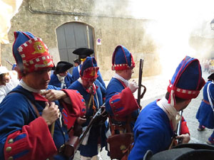 Girona resisteix! Jornades de recreaci&oacute; hist&ograve;rica de la Guerra de Successi&oacute;. Combat al carrer Rocabert&iacute;
