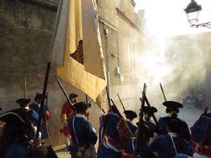 Girona resisteix! Jornades de recreaci&oacute; hist&ograve;rica de la Guerra de Successi&oacute;. Combat al carrer Rocabert&iacute;