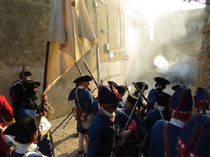 Girona resisteix! Jornades de recreaci&oacute; hist&ograve;rica de la Guerra de Successi&oacute;. Combat al carrer Rocabert&iacute;