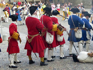 Girona resisteix! Jornades de recreaci&oacute; hist&ograve;rica de la Guerra de Successi&oacute;. Combat final a la pla&ccedil;a de Sant Dom&egrave;nec