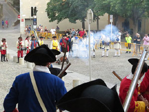 Girona resisteix! Jornades de recreaci&oacute; hist&ograve;rica de la Guerra de Successi&oacute;. Combat final a la pla&ccedil;a de Sant Dom&egrave;nec