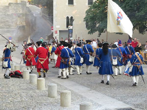 Girona resisteix! Jornades de recreaci&oacute; hist&ograve;rica de la Guerra de Successi&oacute;. Combat final a la pla&ccedil;a de Sant Dom&egrave;nec