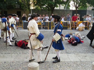Girona resisteix! Jornades de recreaci&oacute; hist&ograve;rica de la Guerra de Successi&oacute;. Combat final a la pla&ccedil;a de Sant Dom&egrave;nec