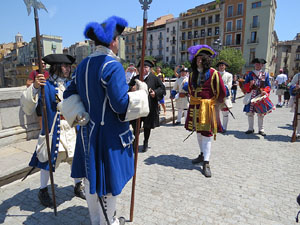 Girona resisteix! Jornades de recreaci&oacute; hist&ograve;rica de la Guerra de Successi&oacute;. Escaramussa al Pont de Pedra
