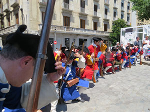 Girona resisteix! Jornades de recreaci&oacute; hist&ograve;rica de la Guerra de Successi&oacute;. Escaramussa al Pont de Pedra