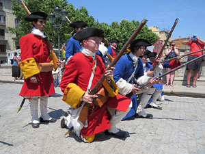 Girona resisteix! Jornades de recreaci&oacute; hist&ograve;rica de la Guerra de Successi&oacute;. Escaramussa al Pont de Pedra