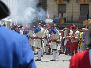 Girona resisteix! Jornades de recreaci&oacute; hist&ograve;rica de la Guerra de Successi&oacute;. Escaramussa al Pont de Pedra