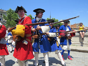 Girona resisteix! Jornades de recreaci&oacute; hist&ograve;rica de la Guerra de Successi&oacute;. Escaramussa al Pont de Pedra
