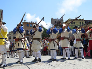 Girona resisteix! Jornades de recreaci&oacute; hist&ograve;rica de la Guerra de Successi&oacute;. Escaramussa al Pont de Pedra