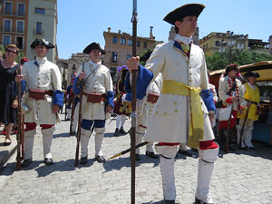 Girona resisteix! Jornades de recreaci&oacute; hist&ograve;rica de la Guerra de Successi&oacute;. Escaramussa al Pont de Pedra