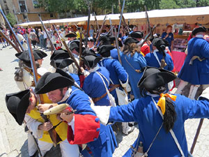 Girona resisteix! Jornades de recreaci&oacute; hist&ograve;rica de la Guerra de Successi&oacute;. Escaramussa al Pont de Pedra