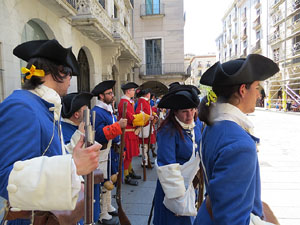 Girona resisteix! Jornades de recreaci&oacute; hist&ograve;rica de la Guerra de Successi&oacute;. Presentaci&oacute; dels grups i jura de bandera