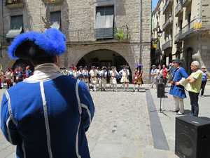 Girona resisteix! Jornades de recreaci&oacute; hist&ograve;rica de la Guerra de Successi&oacute;. Presentaci&oacute; dels grups i jura de bandera