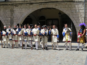 Girona resisteix! Jornades de recreaci&oacute; hist&ograve;rica de la Guerra de Successi&oacute;. Presentaci&oacute; dels grups i jura de bandera