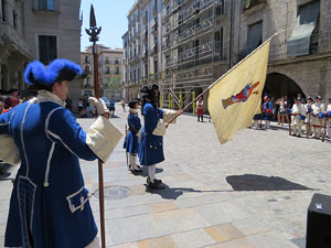 Girona resisteix! Jornades de recreaci&oacute; hist&ograve;rica de la Guerra de Successi&oacute;. Presentaci&oacute; dels grups i jura de bandera