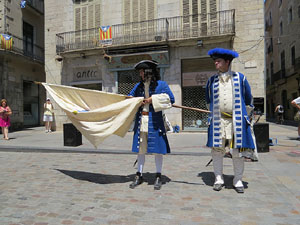Girona resisteix! Jornades de recreaci&oacute; hist&ograve;rica de la Guerra de Successi&oacute;. Presentaci&oacute; dels grups i jura de bandera